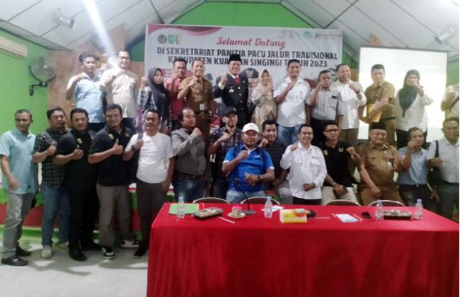 Jelang Event Pacu Jalur Nasional, Bupati Suhardiman Amby Coffee Morning Bersama Insan Pers