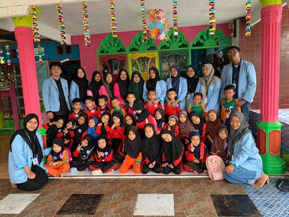 Sosialisasi Perilaku Hidup Bersih dan Sehat Oleh Mahasiswa KUKERTA Universitas Riau di Desa Tambang