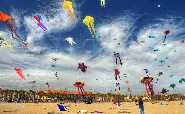 Hari Jadi Riau ke-66, Disbud Riau Gelar Festival Layang-layang