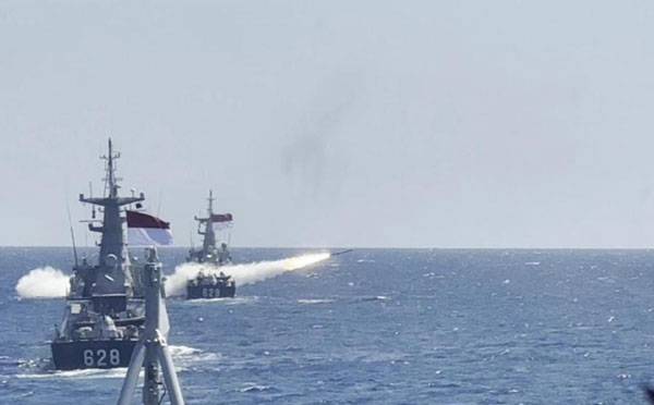 TNI Kerahkan Kapal Perang Bikin Kocar-Kacir Pasukan Musuh