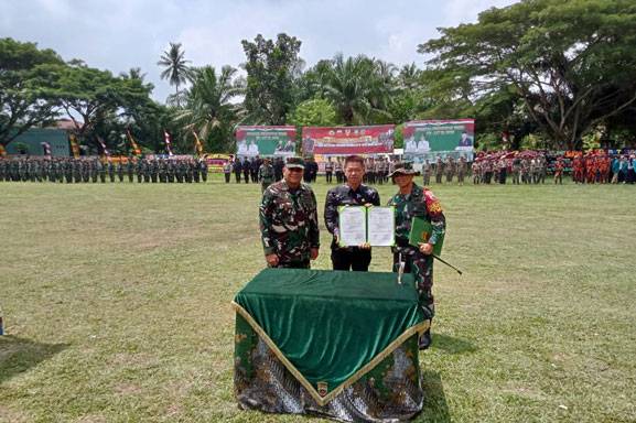 Kepala Staf Korem 031 Wira Bima Tutup TMMD ke-117 Kodim 0321/ Rohil