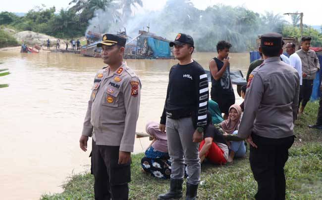 Operasi Penertiban PETI di Singingi Hilir, 30 Rakit Dimusnahkan
