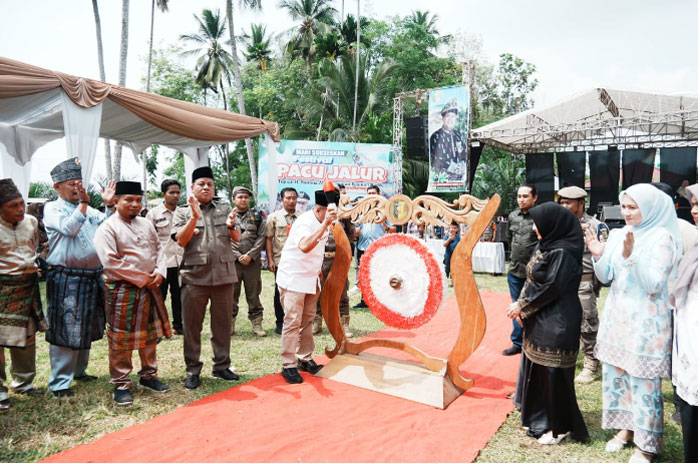 Bupati Kuansing Suhardiman Amby Berharap Pacu Jalur Dapat Tingkatkan Perekonomian Masyarakat