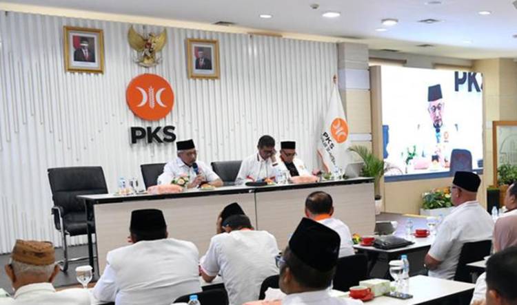 PKS Hormati 19 Dewan Pakar yang Mengundurkan Diri