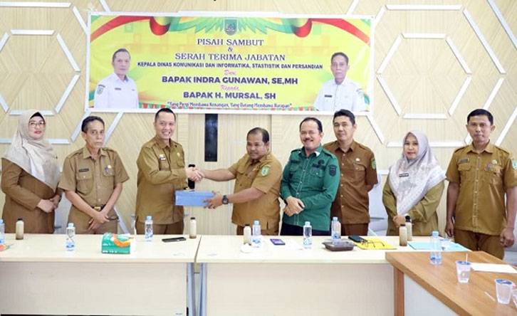 Sertijab Kepala Diskominfotik Rohil Berlangsung Hangat, H Mursal Gantikan Indra Gunawan