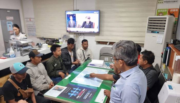 Bakamla RI - Korea Coast Guard Selamatkan 8 ABK WNI dari Dugaan TPPO di Korsel
