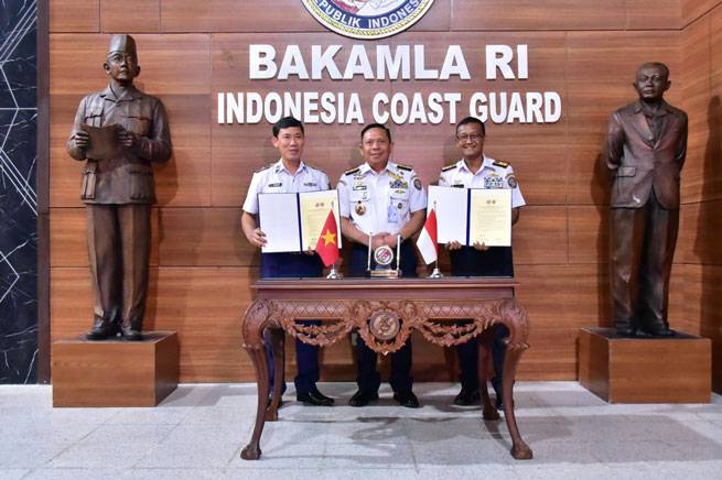 Bakamla RI - Vietnam Coast Guard Perkuat Kolaborasi dalam Keamanan Maritim