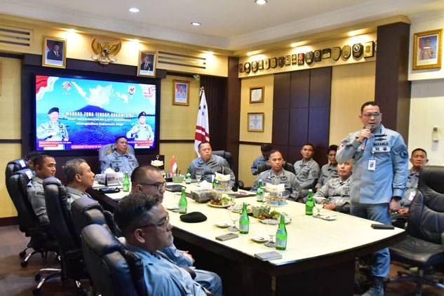 Kepala Bakamla RI Beri Pengarahan kepada Personel Zona Tengah di Manado