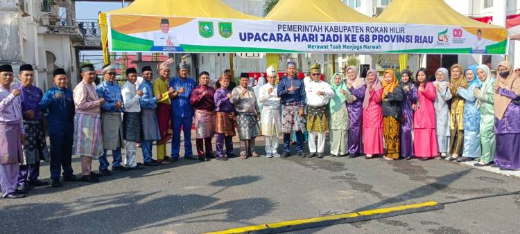 Sekda Fauzi Efrizal Pimpin Upacara HUT Riau ke-68 di Rohil