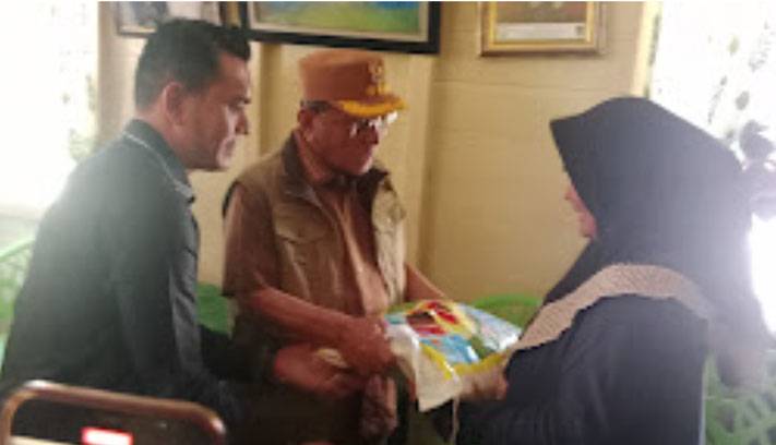 Bupati Rohil Bistamam Tinjau Pasien Malaria dan Pimpin Fogging