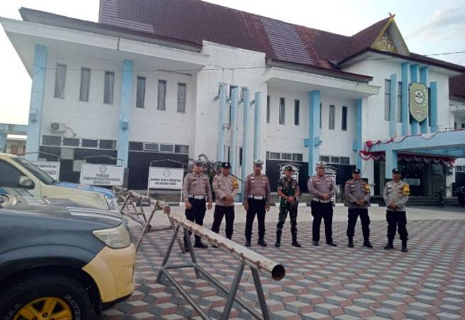 TNI-Polri Gelar Patroli Sinergitas di Kecamatan Kandis, Wujudkan Kamtibmas Aman dan Kondusif