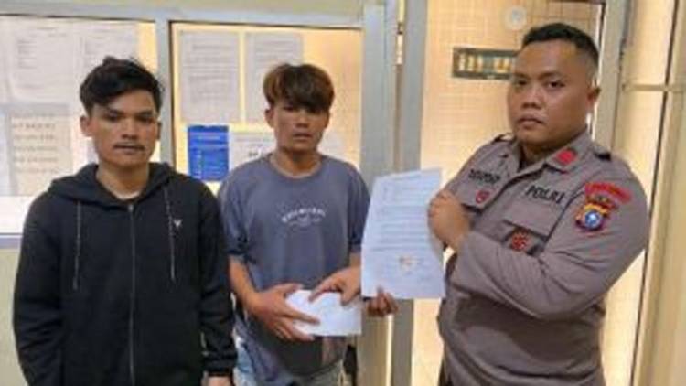 Pengendara Mobil Brimob Polda Riau Tabrak Motor di Pekanbaru Berujung Damai