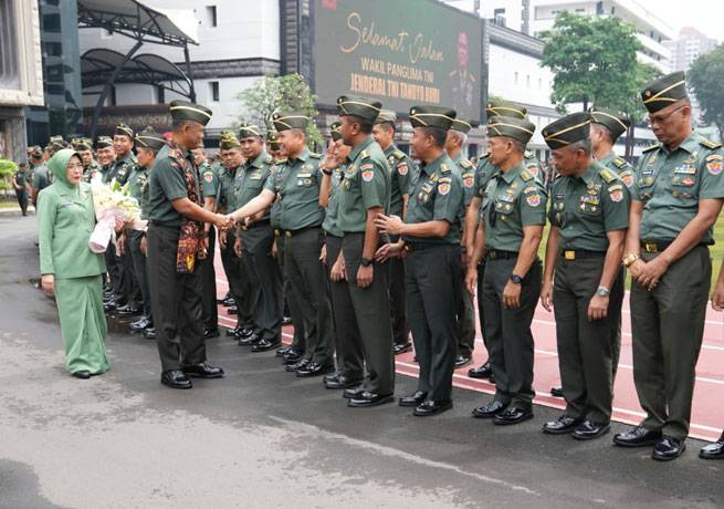 Wakil Panglima TNI Ikuti Tradisi Pengantar Tugas di Mabesad