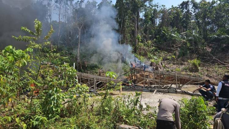 Polisi Razia PETI di Sungai Indragiri