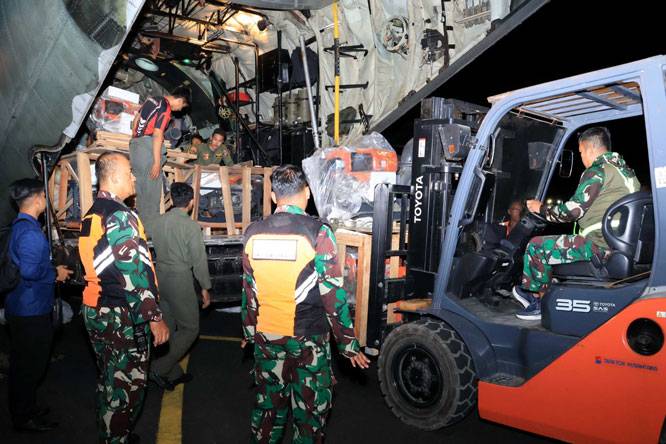 Menembus Langit Banua, Hercules TNI AU Bawa Bantuan Presiden RI untuk Penanganan Karhutla di Kalsel