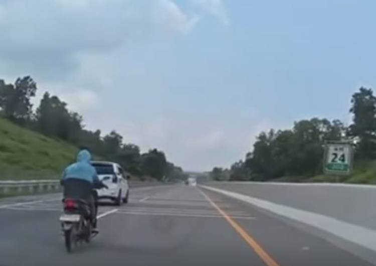 Diduga ODGJ Terobos Tol Permai&nbsp;dengan Sepeda Motor
