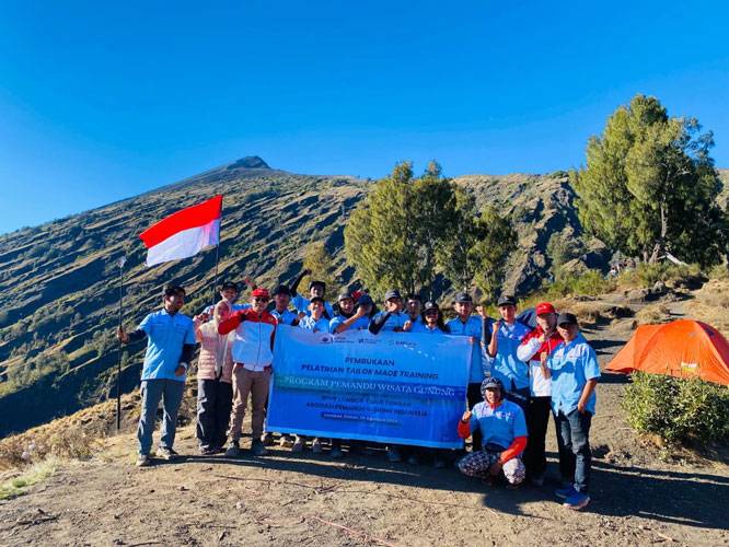 Tingkatkan Keselamatan Wisatawan, Kemnaker Perkuat Kompetensi Pemandu Wisata Gunung di NTB
