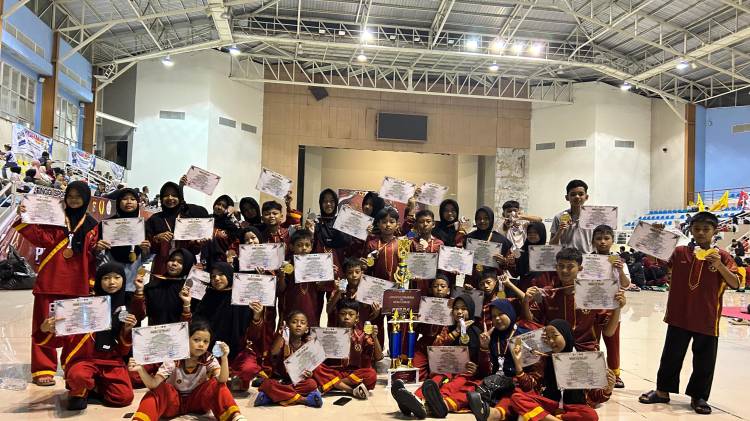 SD IT dan SMP IT Annur Boarding School Kuansing Juara Umum II Kejuaraan Pencak Silat Tapak Suci Piala Kapolda Riau
