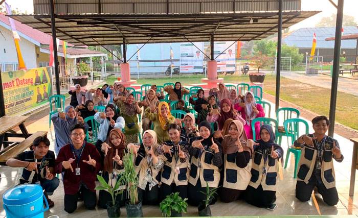 KKN Kelompok 17 Universitas Abdurrab Gelar Penyuluhan TOGA, PHBS dan Gizi Bersama PKK Desa Senama Nenek
