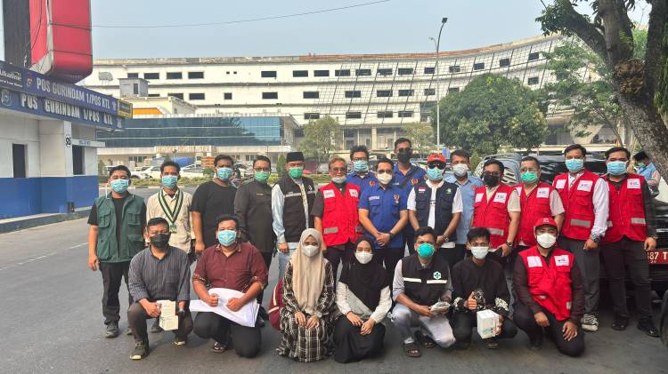 Dinkes Bersama KONI Pekanbaru dan PMI Riau Bagikan 2000 Masker ke Pengguna Jalan