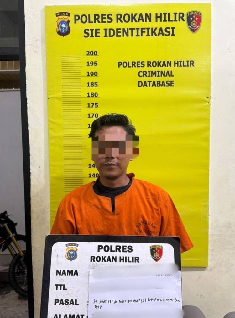 Rusak Hutan Mangrove, Penghulu Teluk Piyai Kenakan Baju Orange