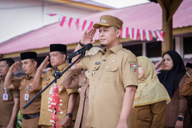 Pimpin Upacara di SMPN 22, Agung Senang Anak-anak Kembali Sekolah