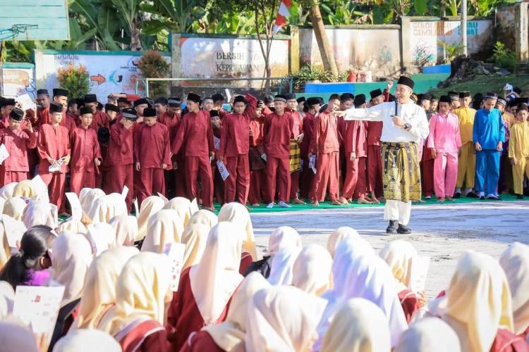 Wawako Markarius Anwar Edukasi Pencegahan HIV/AIDS di Kalangan Pelajar