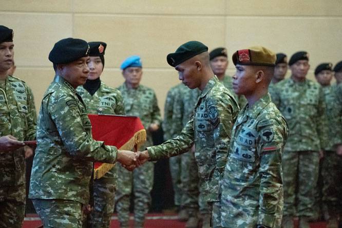 Panglima TNI Beri Penghargaan Istimewa Atas Aksi Heroik Dua Prajurit TNI di Masjid Baiturrahman