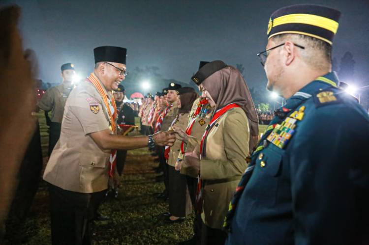Kak Sulastri Terima Penghargaan Lencana Darma Bakti, Bukti Komitmen Majukan Gerakan Pramuka