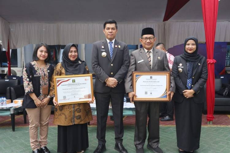Bupati Inhil Terima Penghargaan Terbaik II Indeks Reformasi Hukum dari Kanwil Kemenkum Riau