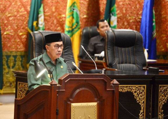 Gubernur Riau Sampaikan Ranperda Penambahan Penyertaan Modal Dua BUMD Riau