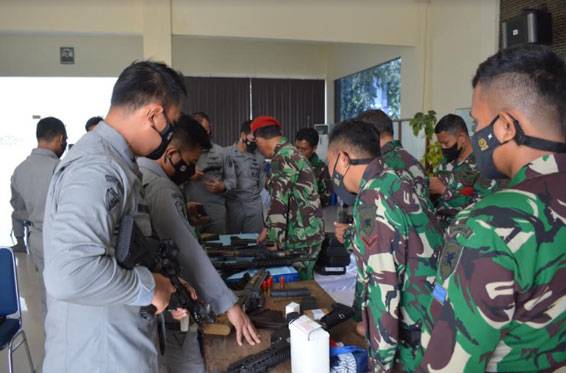 Tingkatkan Kualitas SRT, Bakamla RI Gelar Latihan Manuver RHIB dan VBSS