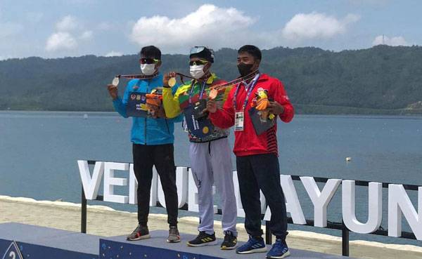 Pecahkan Rekor Nasional, Atlet Dayung Riau Maizir Riyondra Sumbang Emas di PON XX Papua