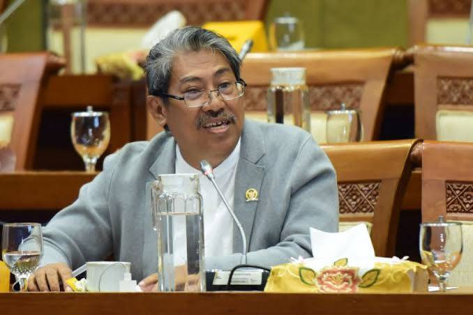 Ratusan Kapal China Keluar Masuk di Perairan Natuna, PKS: Miris Menteri Luhut dan Prabowo Diam Saja