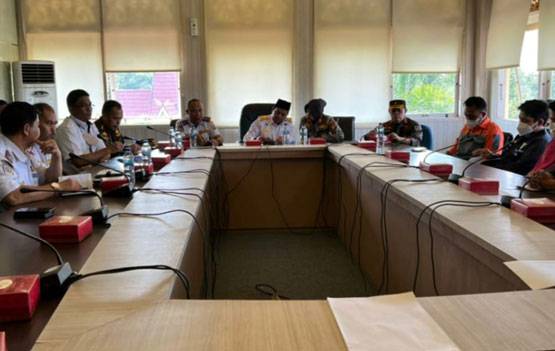 Wabup Panggil RAPP, Atasi Kemacetan Ibukota Pangkalan Kerinci Akibat Bus Karyawan