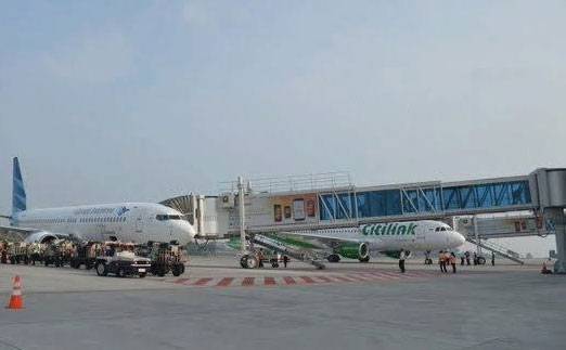 Jarak Pandang di Bandara SSK II Rendah, 4 Pesawat Delay