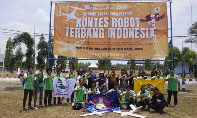 Robot Terbang Unri Ikuti Kontes Nasional