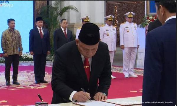 Panglima TNI Hadiri Pelantikan Kabakamla RI di Istana Negara