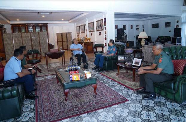 Anjangsana TNI Kepada Jenderal TNI (Purn) Ryamizard Ryacudu Dalam Rangka HUT ke-79 TNI