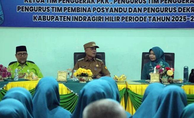Dihadiri Bupati, Ketua TP PKK Inhil Kukuhkan Pengurus PKK, Posyandu, dan Dekranasda Kecamatan Periode 2025&ndash;2030