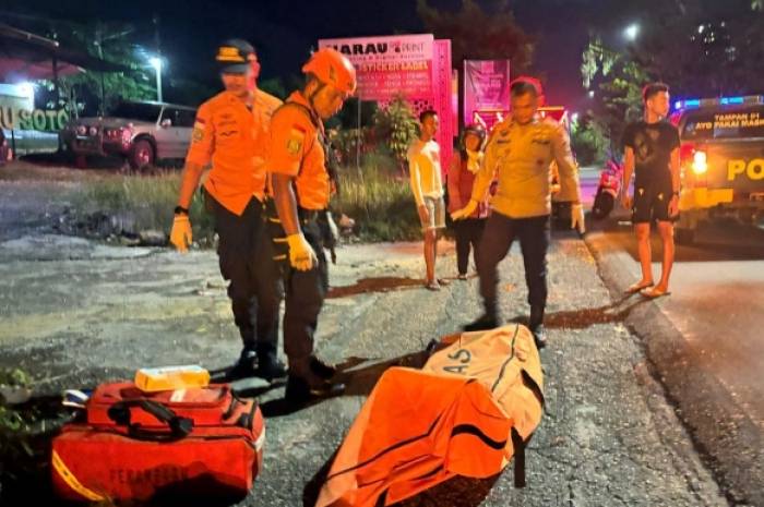 Pekerja Reklame di Pekanbaru Tewas Tersengat Listrik, Tergeletak di Dalam Neon Box