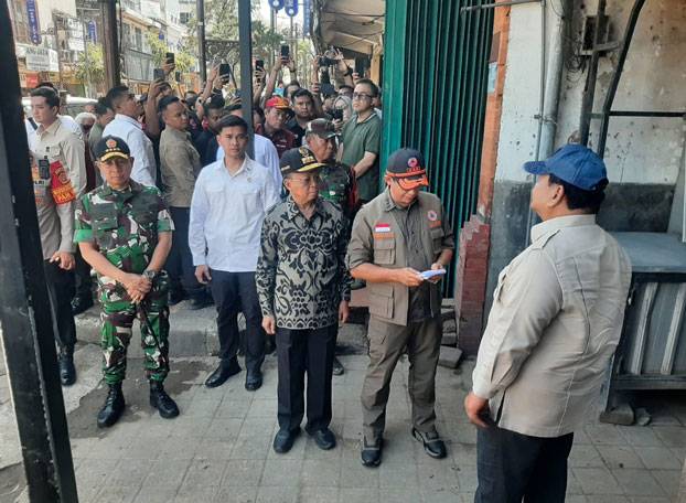 Panglima TNI Dampingi Presiden Prabowo Tinjau Lokasi Pasca Banjir di Bali