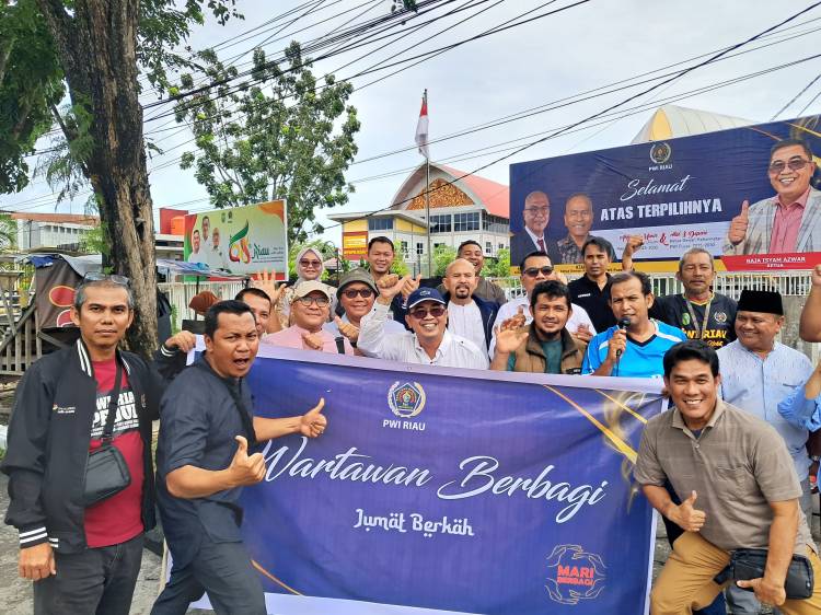 Jumat Berkah, PWI Riau bagikan 600 Nasi Bungkus