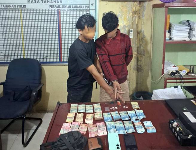 Tim Opsnal Polsek Kandis Bekuk Dua Pemuda Pembawa Shabu