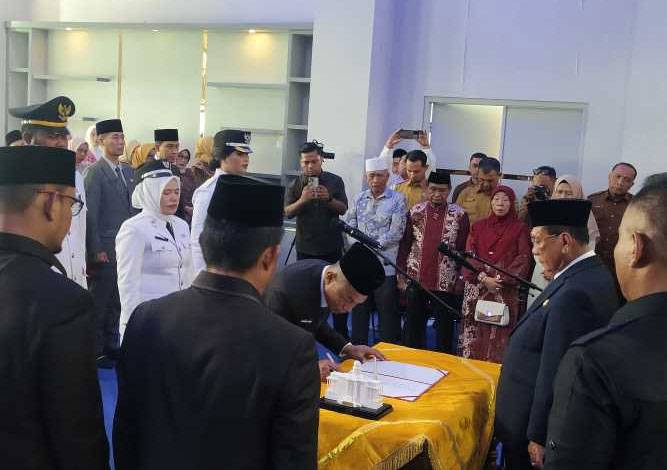 Lantik 41 Pejabat Baru, Bupati Rohil: Jabatan Adalah Amanah, Jalankan Penuh Dedikasi