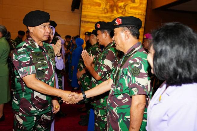 Panglima TNI Terima Laporan Korps Kenaikan Pangkat 177 Pati  TNI