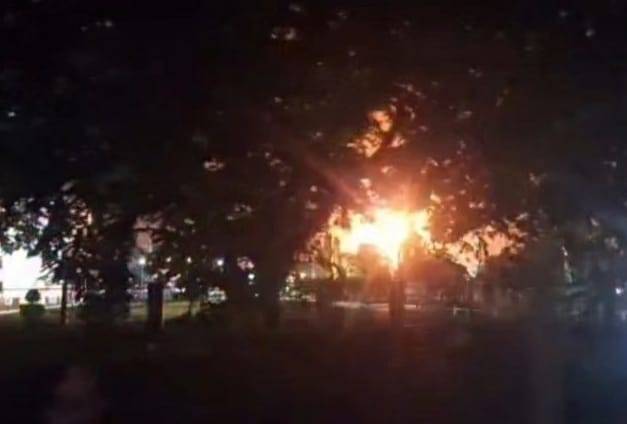 Suara Dentuman Kejutkan Warga Dumai, Cahaya Kemerahan Muncul dari Arah Kilang Pertamina