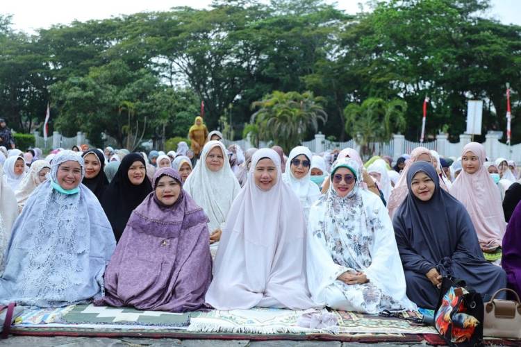 Plh Bupati Yuliantini Ajak Masyarakat Berdoa, Pemkab Inhil Gelar Salat Istisqa