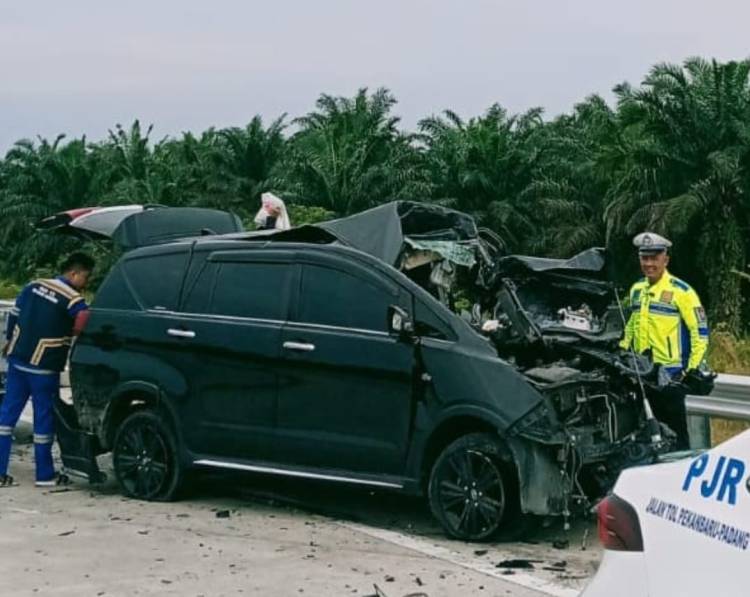Laka Maut di Tol Bangkinang, Dua Penumpang Tewas, Supir Kritis