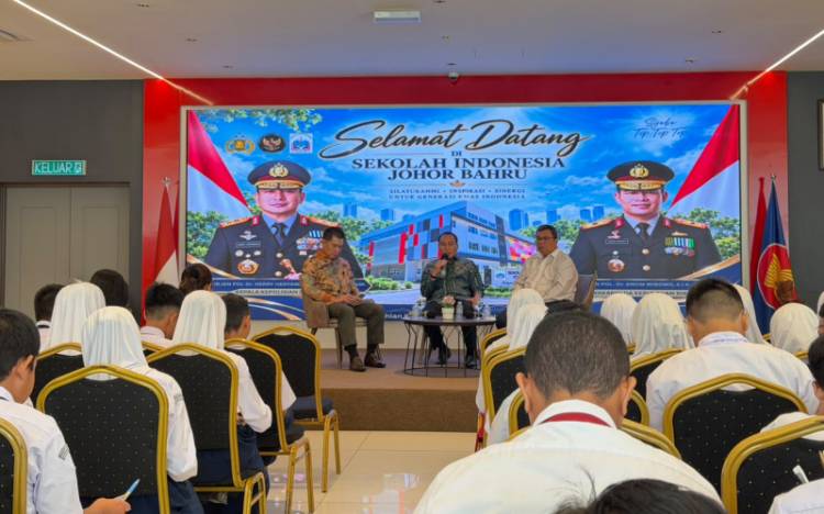 Bersama Polisi Malaysia, Kapolda Riau Paparkan Cara Menangani Masalah Karhutla
